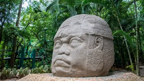 Sculpture of a Mexican pre-Hispanic man.